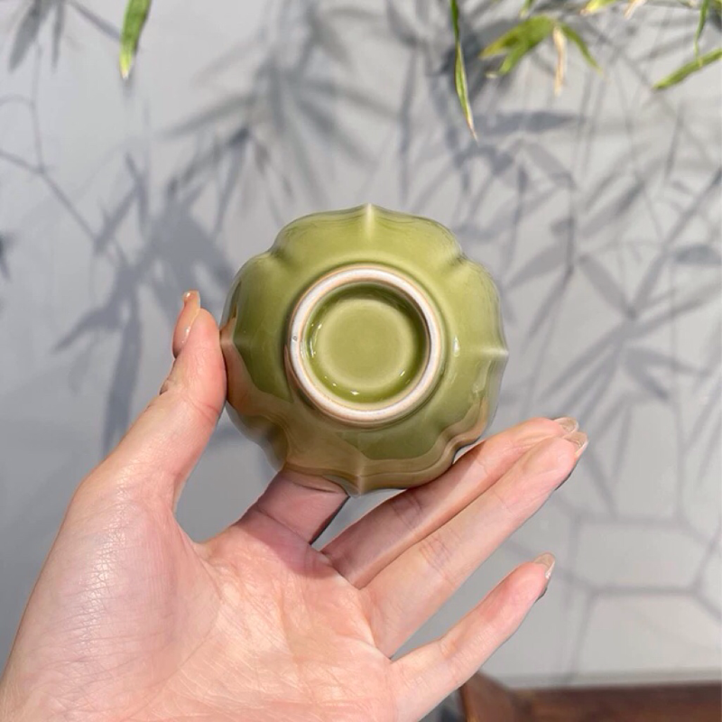 Yaotai Kiln Begonia-style Chinese Celadon Tea Cup