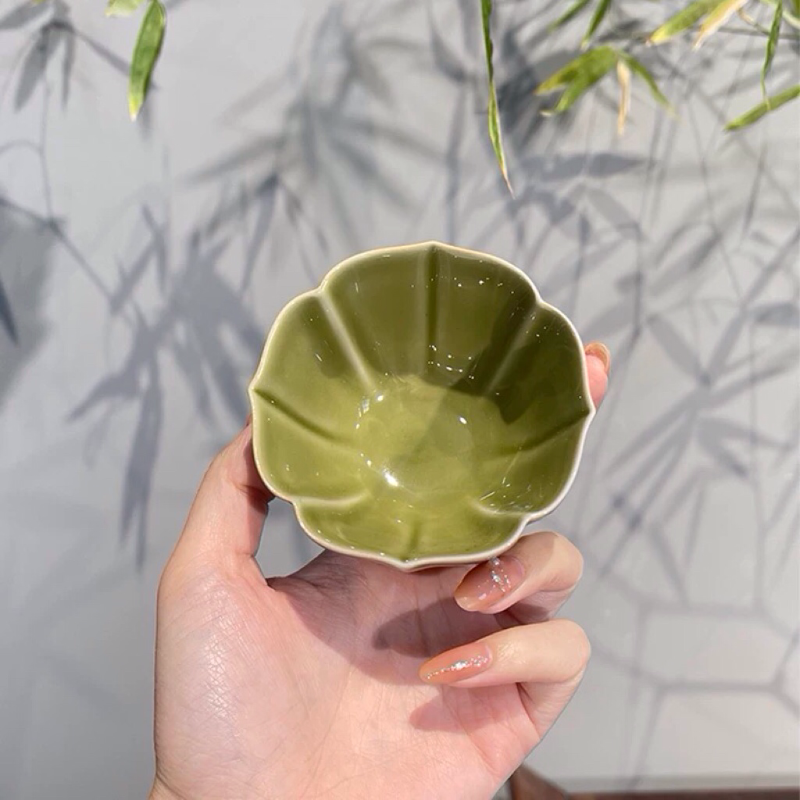 Yaotai Kiln Begonia-style Chinese Celadon Tea Cup