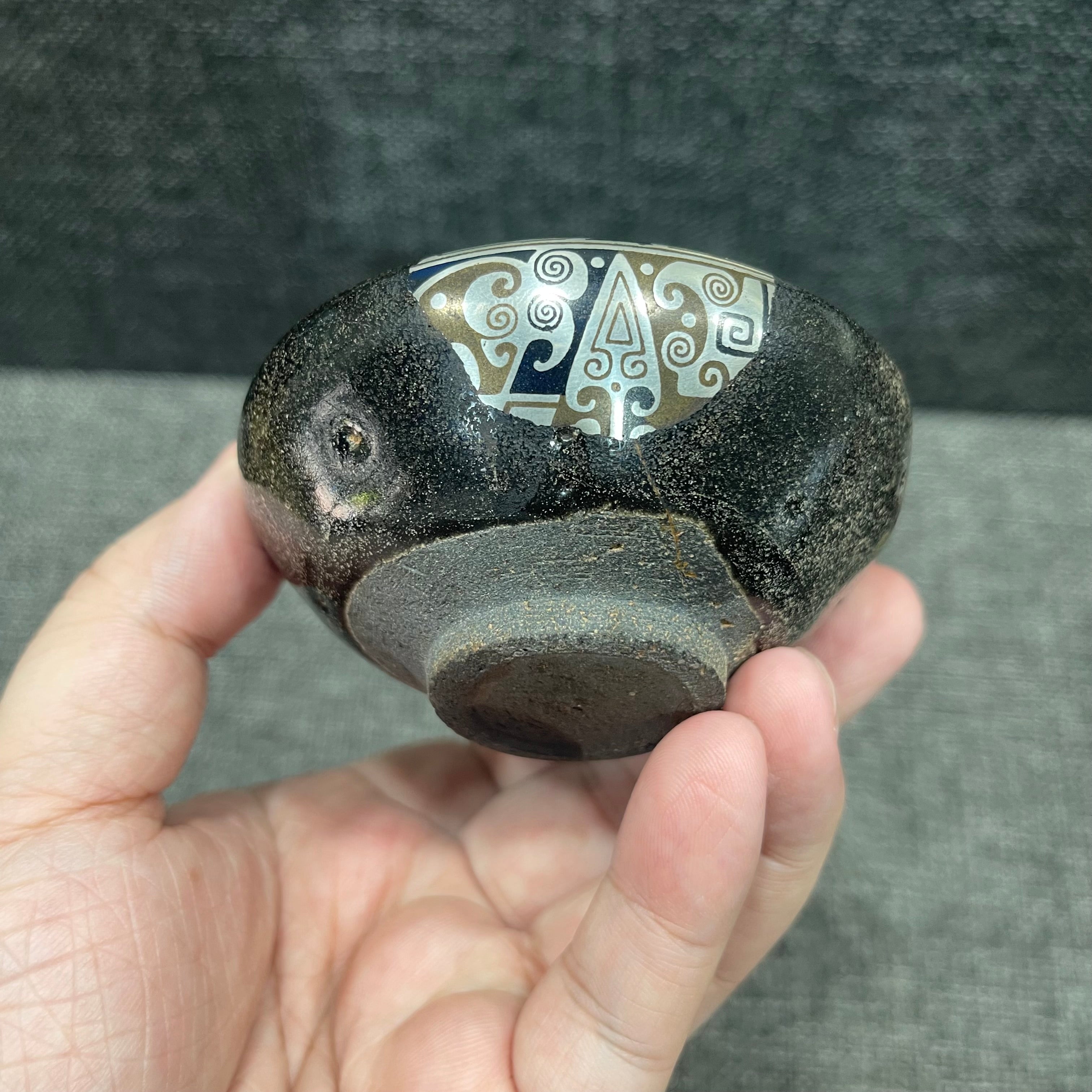 Small grey shell tea cup from the Song Dynasty, with inlaid gold and silver craftsmanship