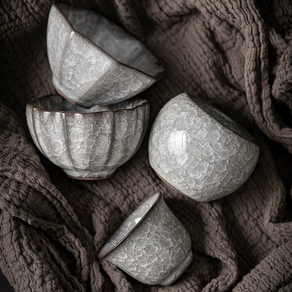 Longquan Celadon Ge Kiln Black Ice Crack Tea Cup and Tea Bowl