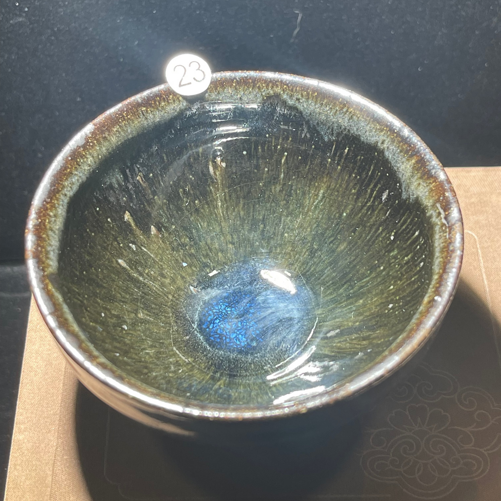 Green Mao You Lan, ice crackle pattern, Chai Shao Jian Zhan carved teacup