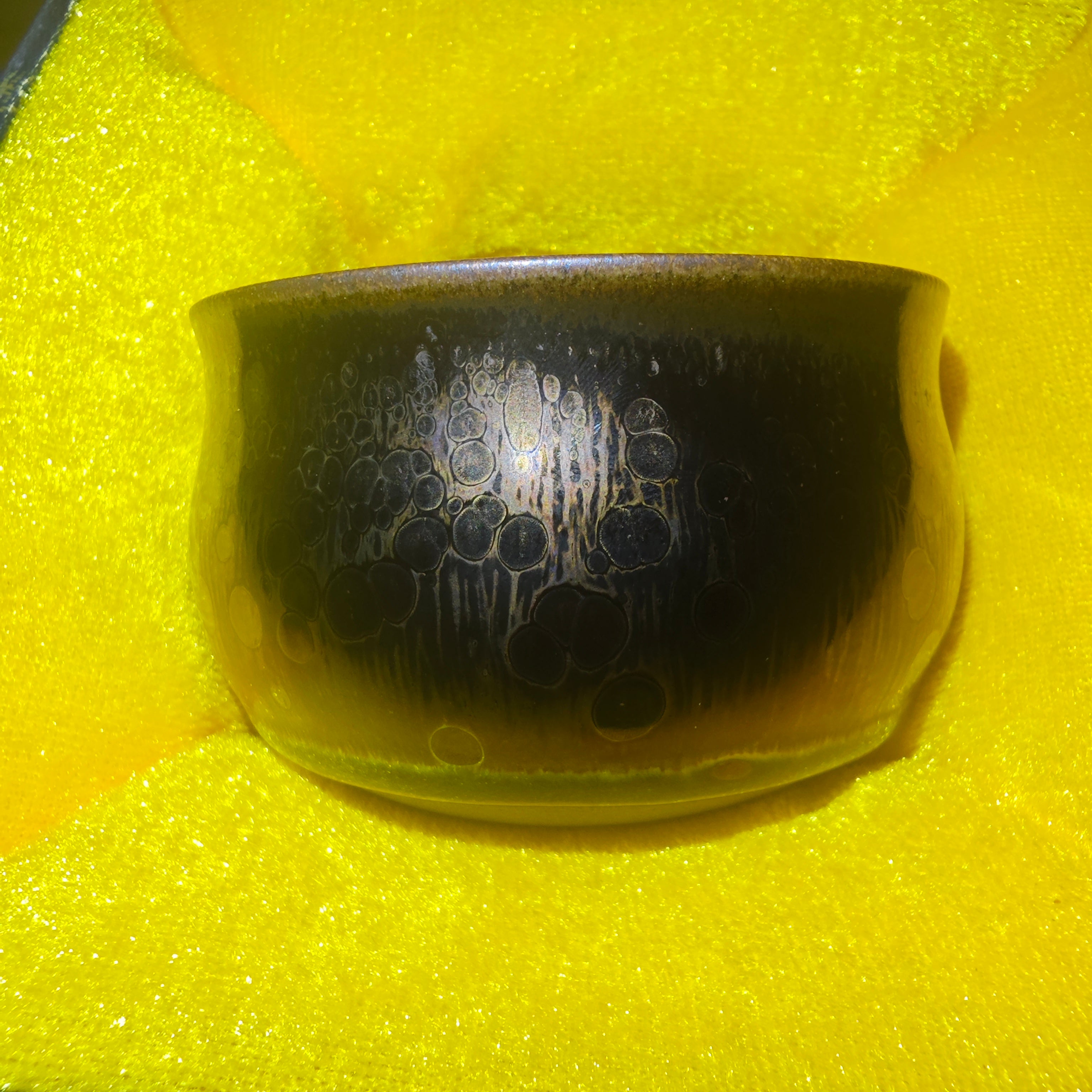 A galloping steed, Jianzhan tea cup pattern carved