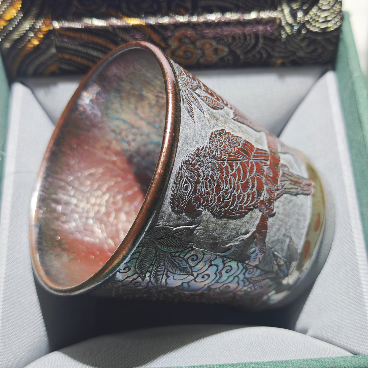 Glazed carving, parrot Coke cup
