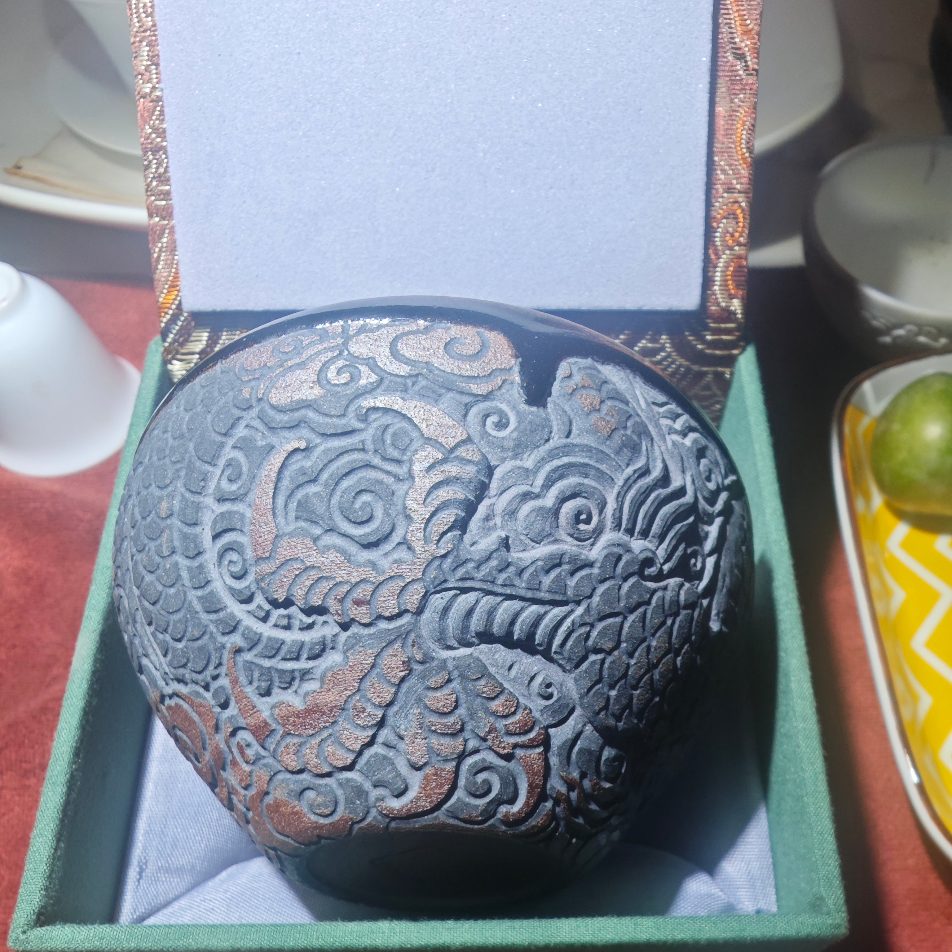 Heavy-duty carving, five-clawed dragon tea cup