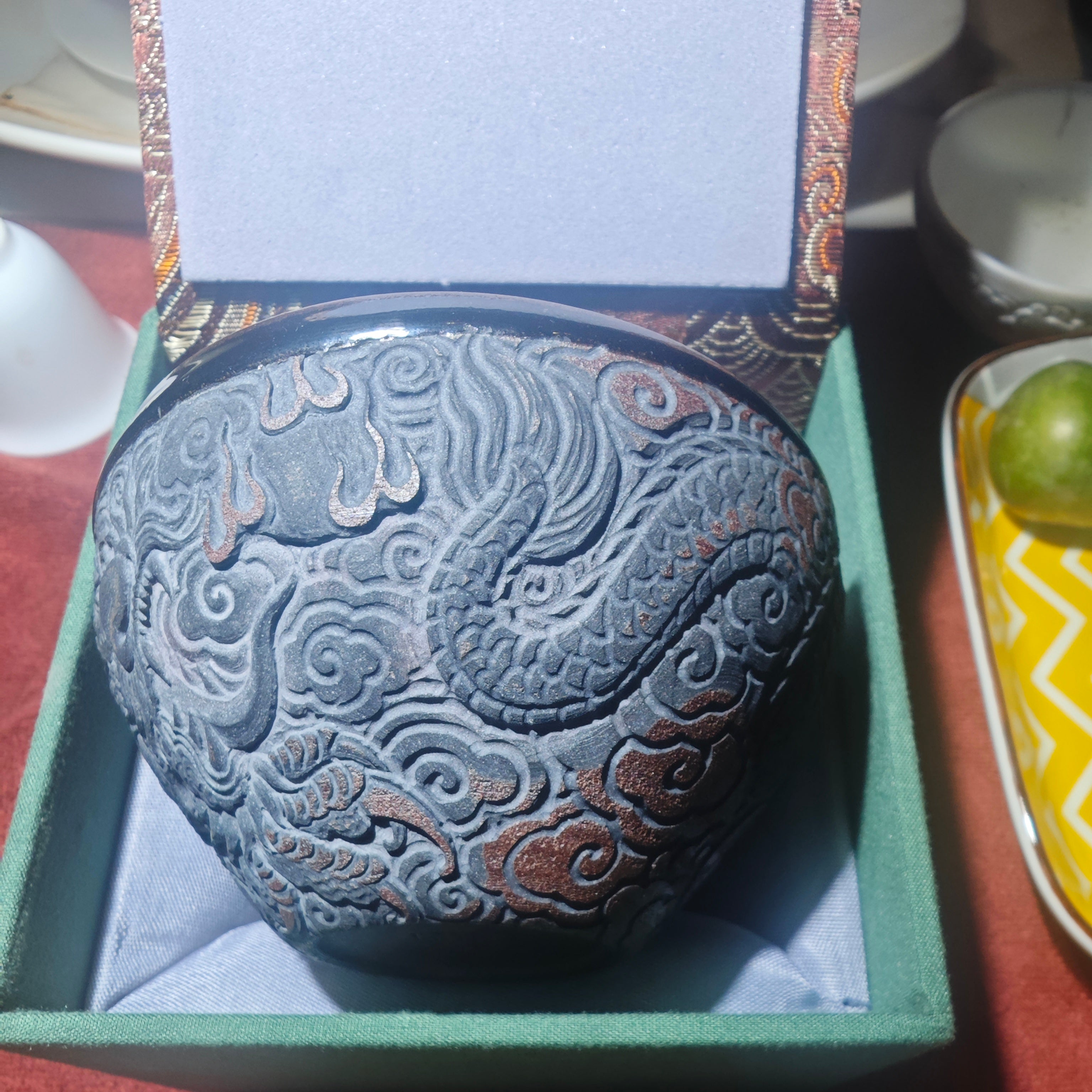 Heavy-duty carving, five-clawed dragon tea cup