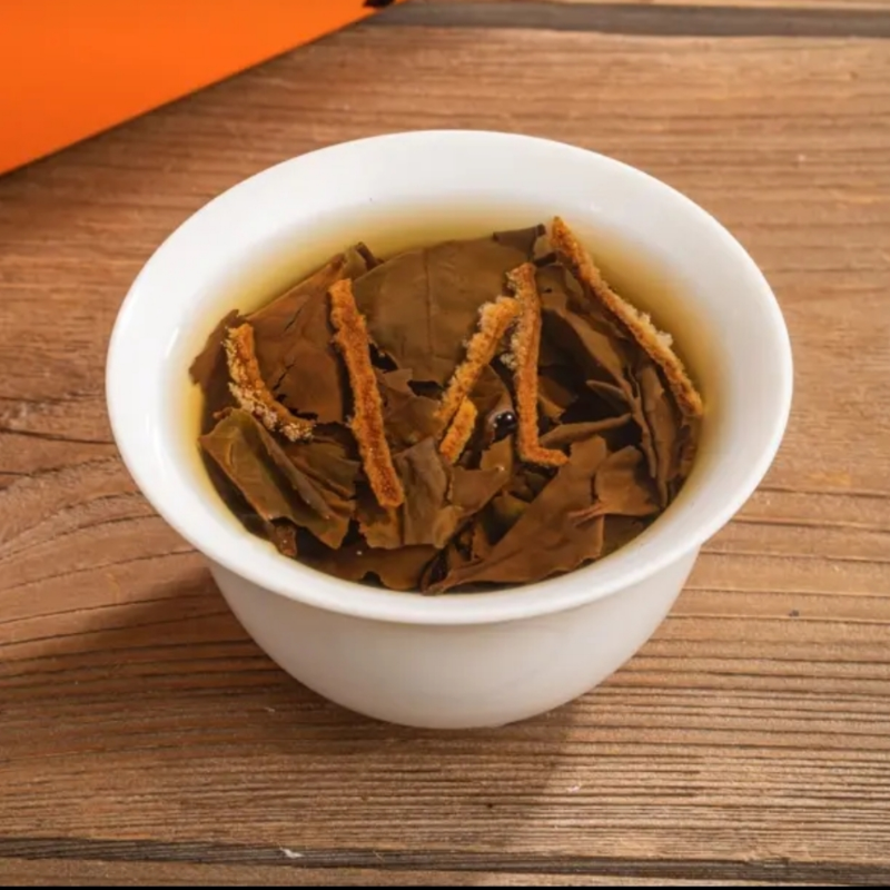 Tangerine Peel White Tea Iron Box Independent Packaging Gift Jiapin Yue 2013 Xinhui Tangerine Peel tastes mellow