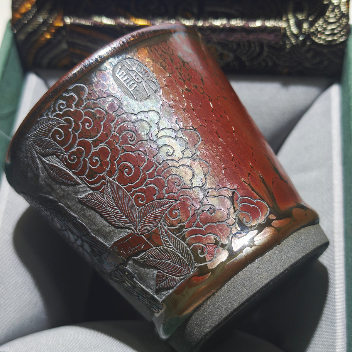 Glazed carving, parrot Coke cup